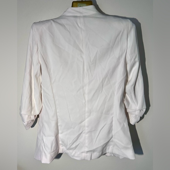 Chic White Open-Front Blazer - Picture 3 of 4